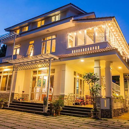 Caly Homestay Да Лат Екстериор снимка